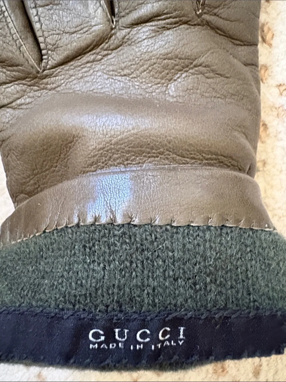 Gucci Olive Green Leather Cashmere Lined Interlocking G Charm Gloves Size 7.5